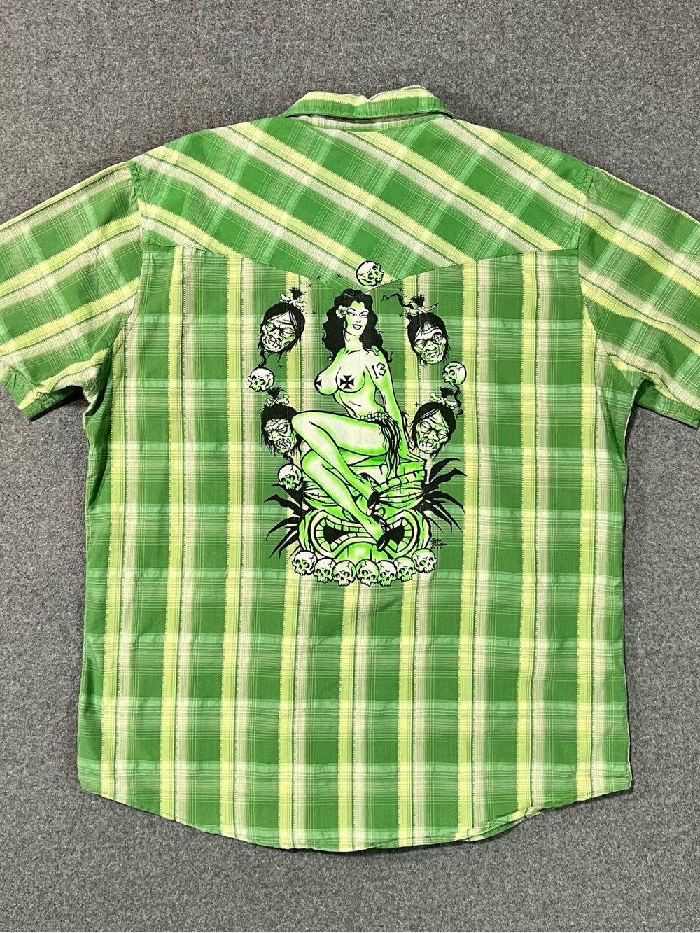 Lucky 13 Voodoo Pinup Pearl Snap Shirt XL Green Plaid Western Style Short Sleeve